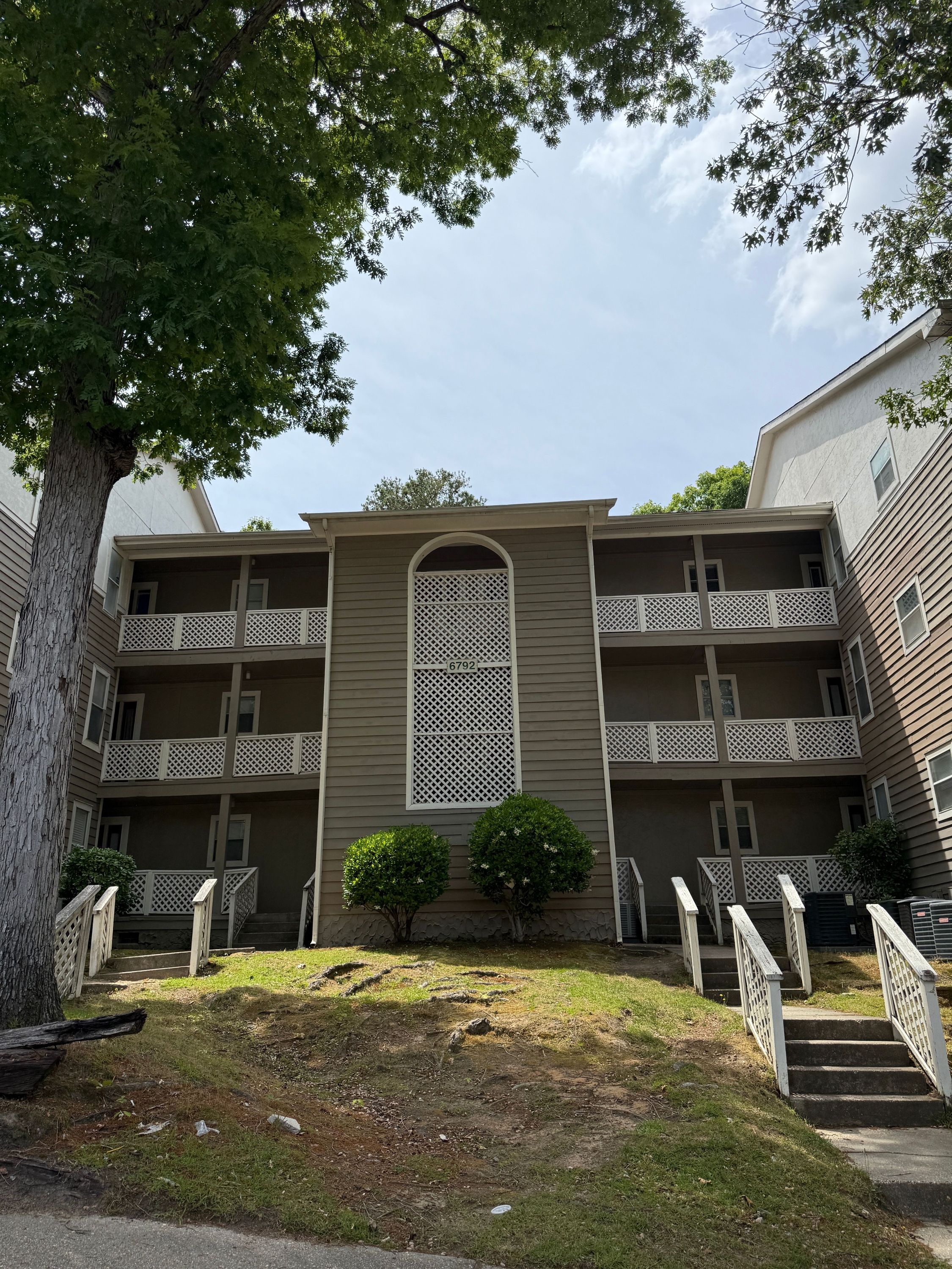 6792# 16 Willowbrook Drive